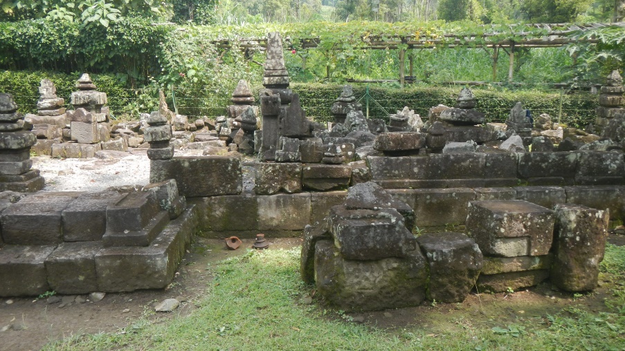 Lawang Temple