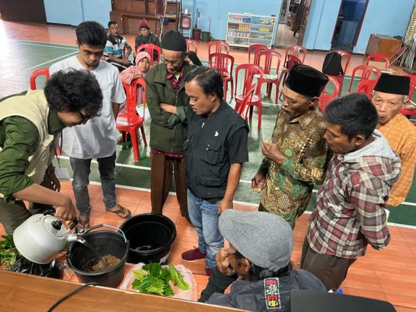Turning Over a New Leaf: Farmers Going Green in Java