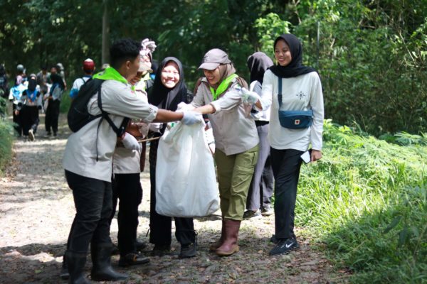 Impactful Environmental Activities; Mountain clean up by Trees4Trees team