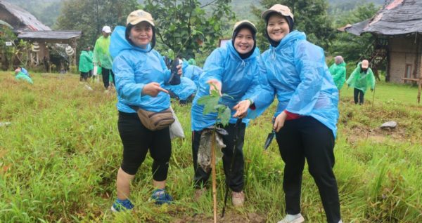 Tree Planting in Curug Cibingbing_Trees4Trees